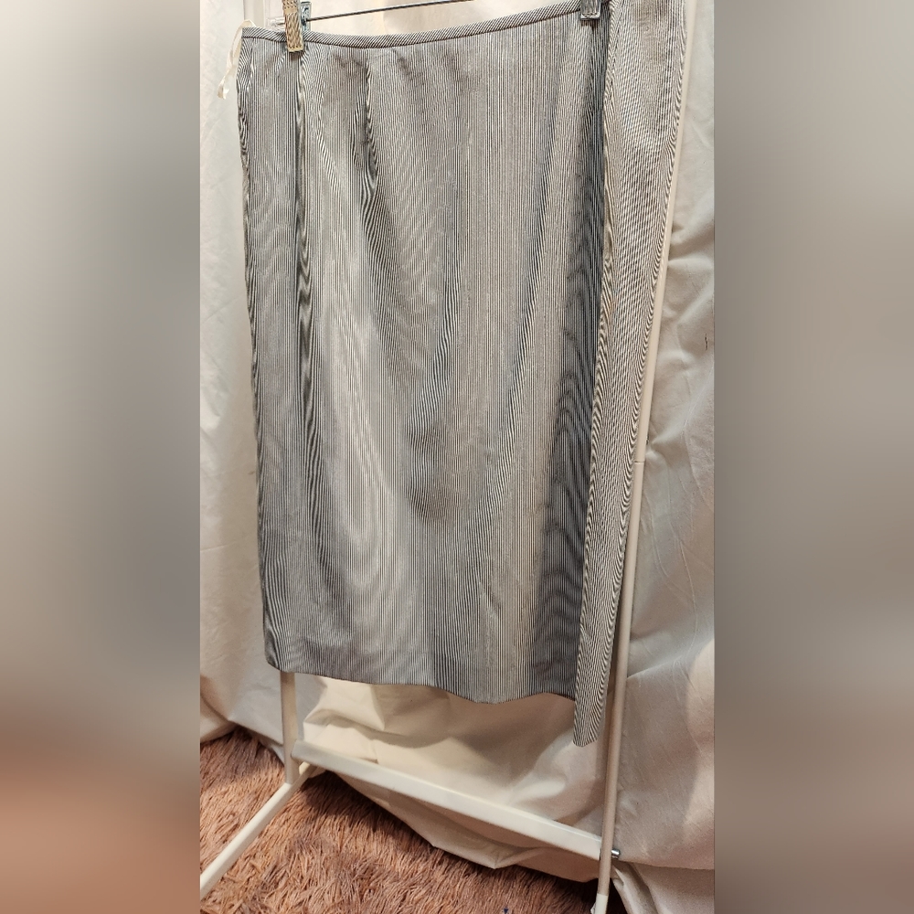 LESUIT skirt